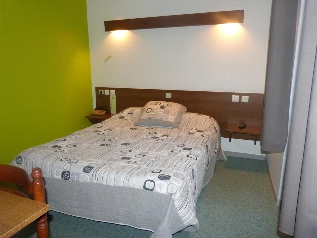 Hotel Du Donjon Champlitte-et-le-Prelot Номер фото