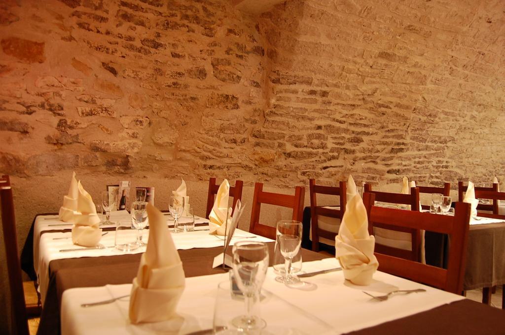 Hotel Du Donjon Champlitte-et-le-Prelot Экстерьер фото